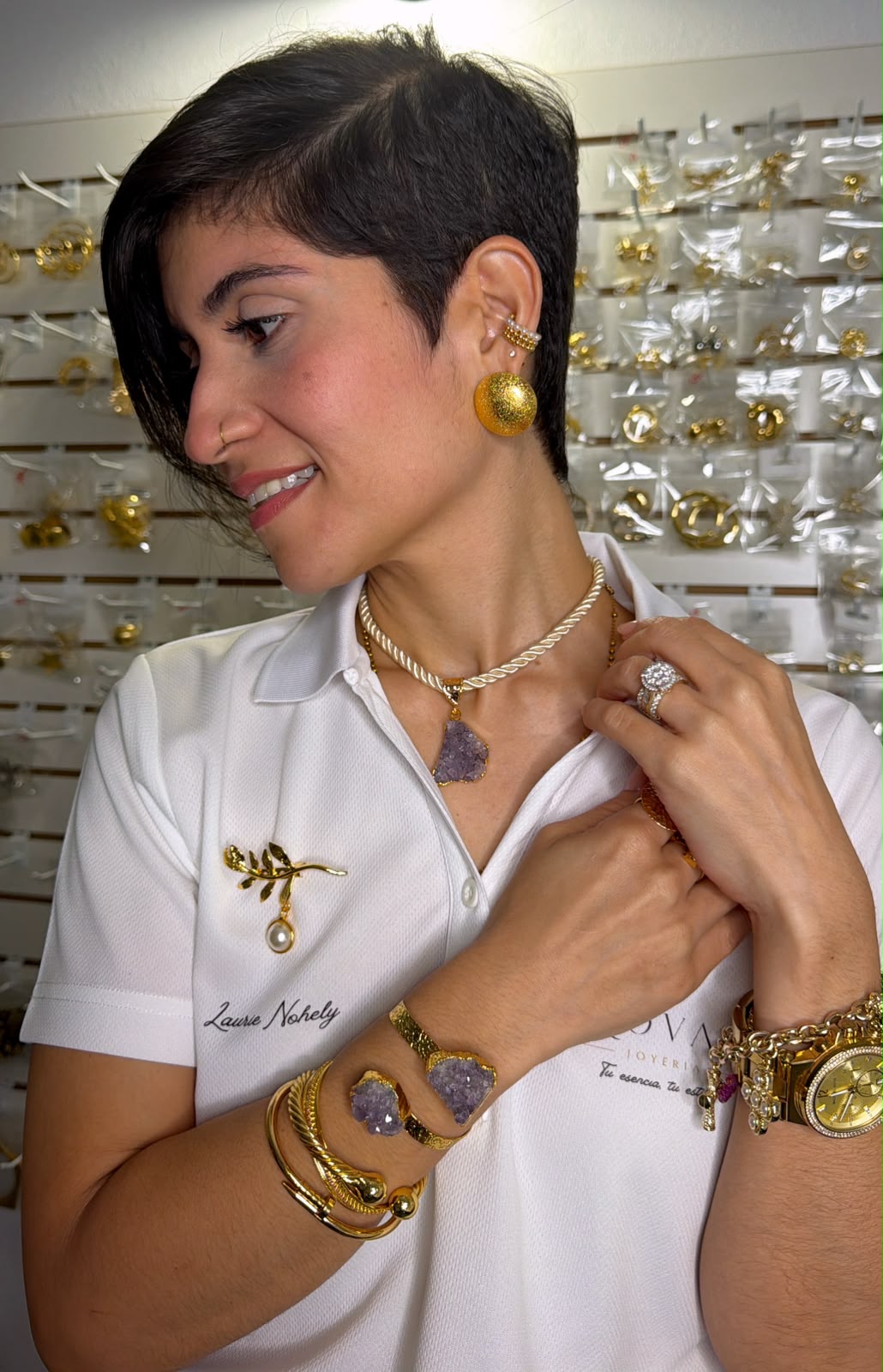 Detalle de collar, aretes y pulseras Novalí